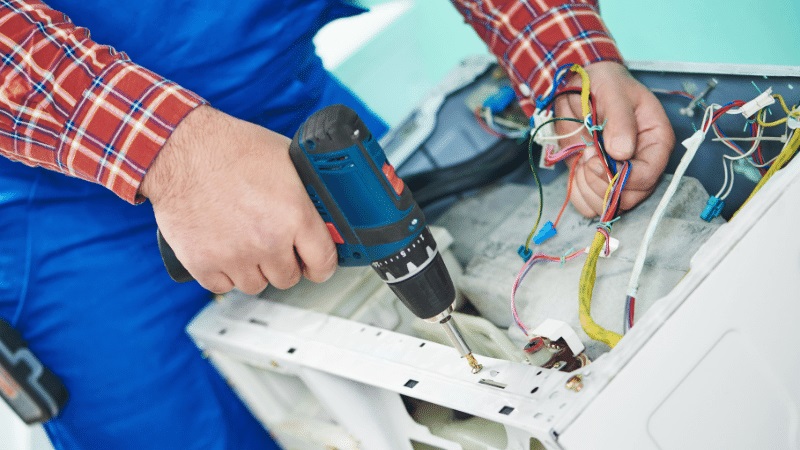 Soma Ariston Ariston çamaşır makinesi kart tamiri – Su almama arızası orijinal parça ile giderildi. - Teknik servis örneği